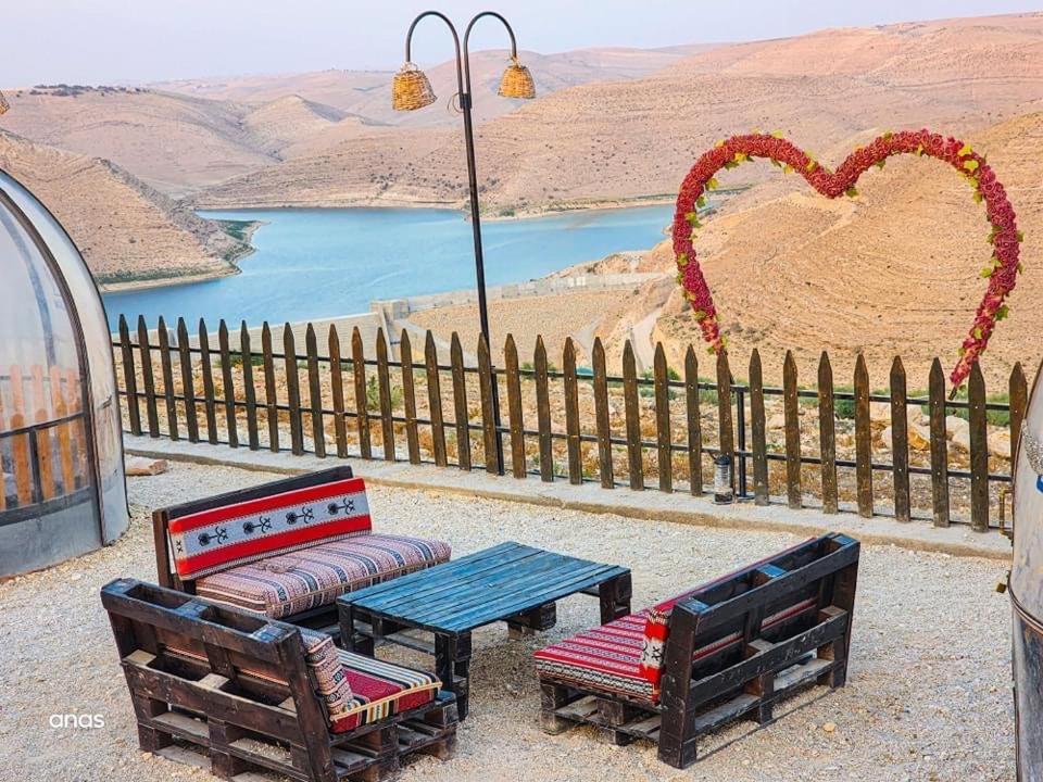 Wadi Al-Wala View Camp Hotel Madaba Ngoại thất bức ảnh